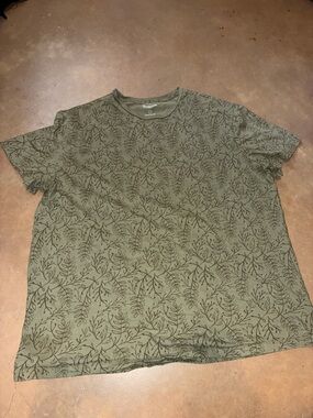 ❇️ Green plant Print tshirt